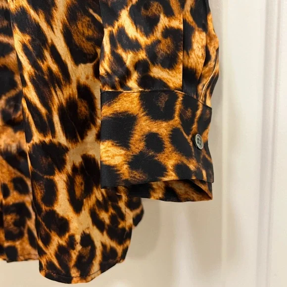 NWOT Chloe Kristyn Erin Leopard Button Down Top with Tie Belt - Picture 8 of 10